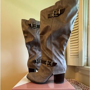 NWOT Fergalicious Connor boots.